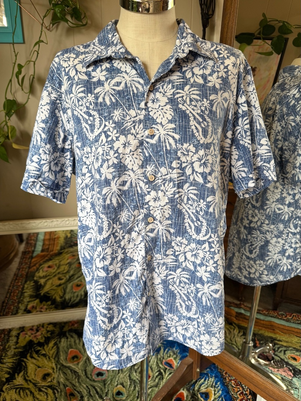 IZOD Saltwater Relaxed classic blue aloha shirt, size XL